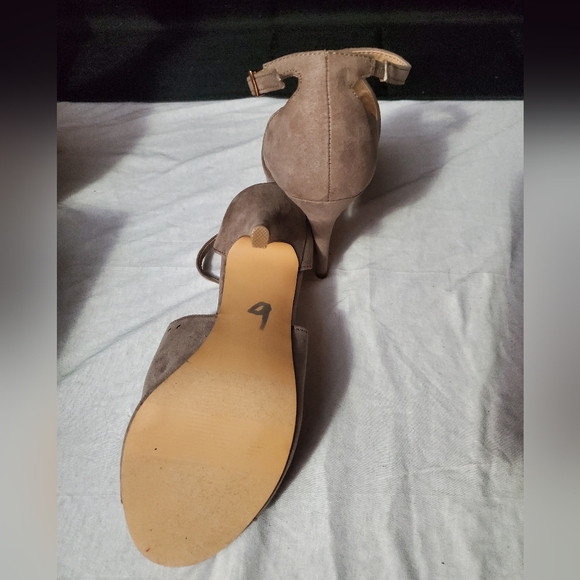 Lauren Conrad Cannoli Nude Mushroom Heels with gold metal detail SZ 6.5 - Picture 4 of 5